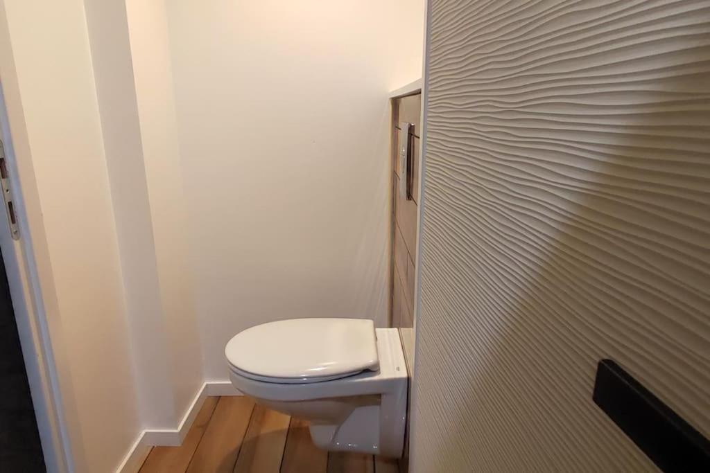 Studio Paisible Et Balneo Vezin-le-Coquet Ngoại thất bức ảnh